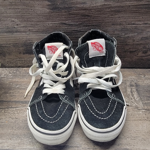 Vans Sk8-Hi Youth Size 1Y Black White Canvas Suede Youth High Top Skater Shoes - Picture 2 of 6